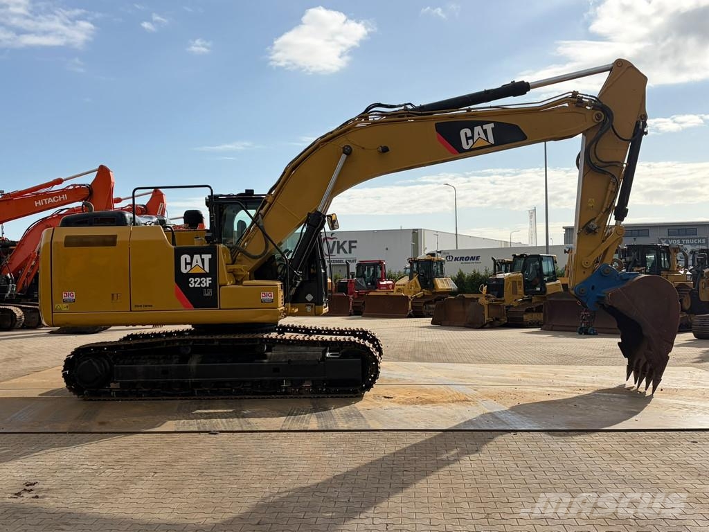 CAT 323FLN Bandgrävare
