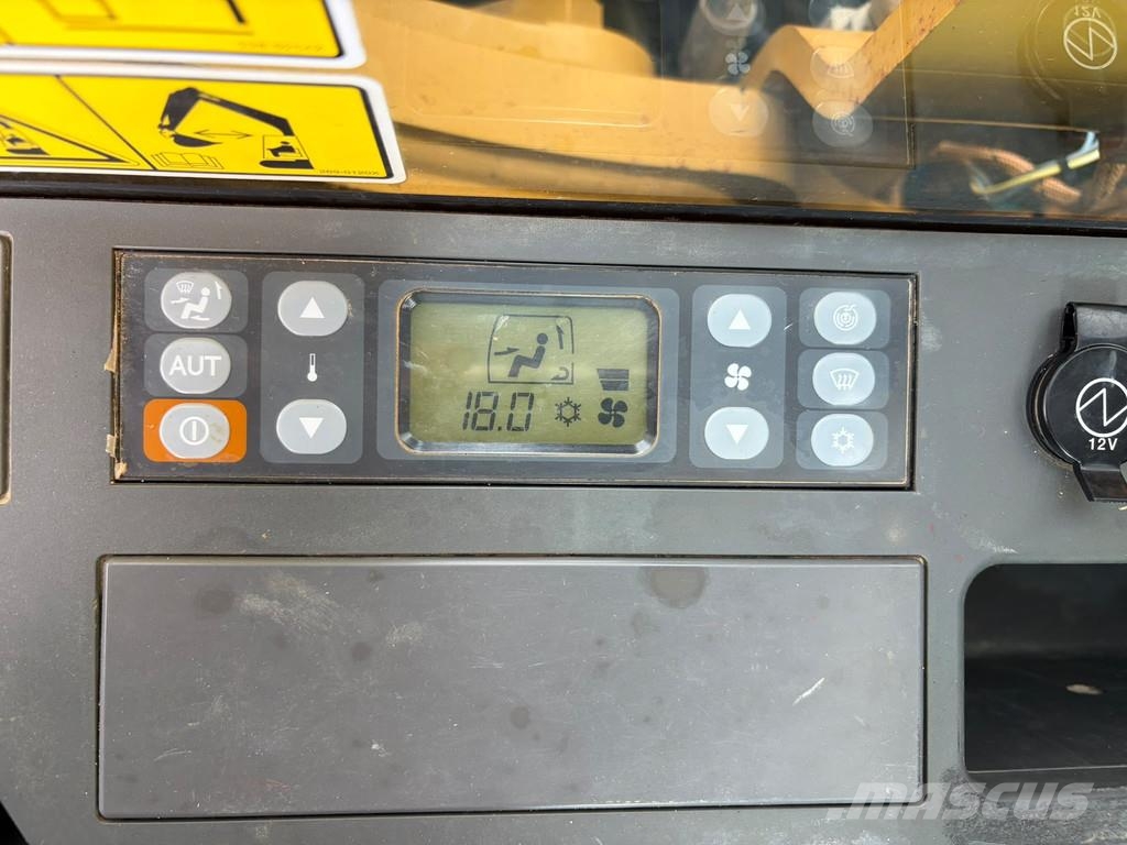 CAT 323FLN Bandgrävare