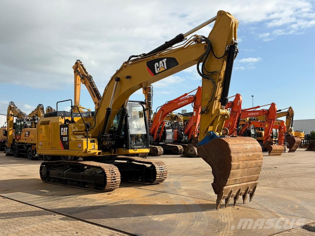 CAT 323FLN Bandgrävare