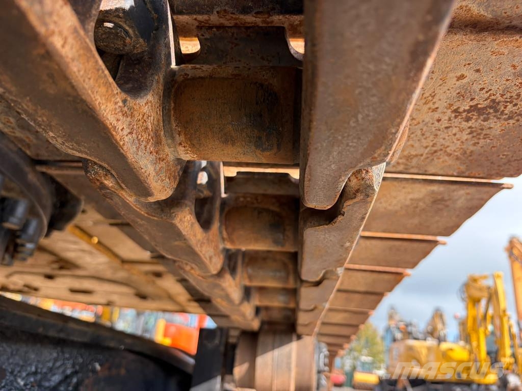 CAT 323FLN Bandgrävare