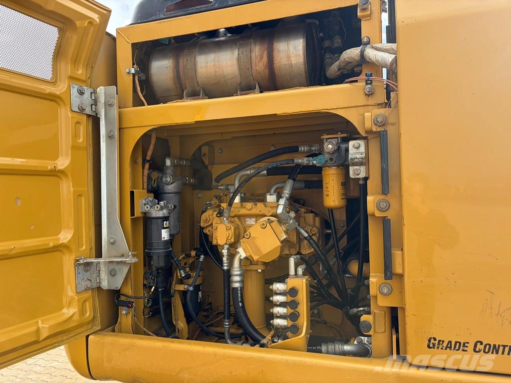 CAT 323FLN Bandgrävare