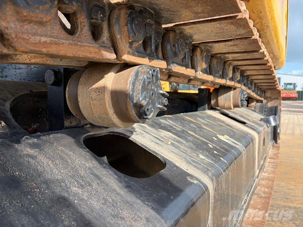 CAT 323FLN Bandgrävare