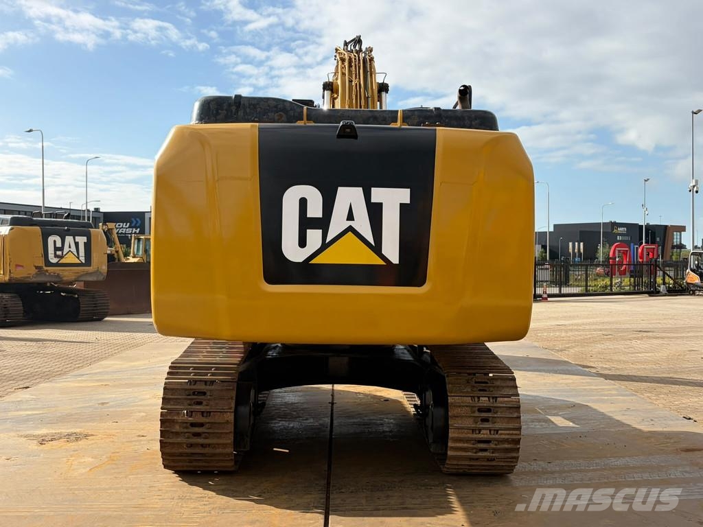 CAT 323FLN Bandgrävare
