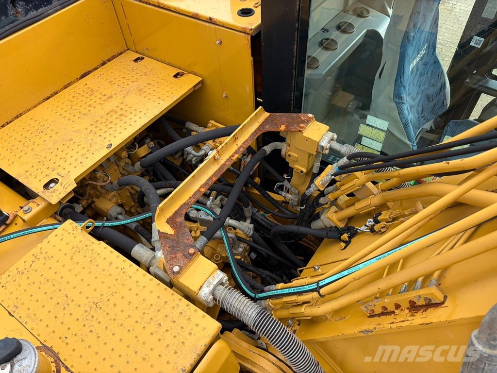 CAT 323FLN Bandgrävare