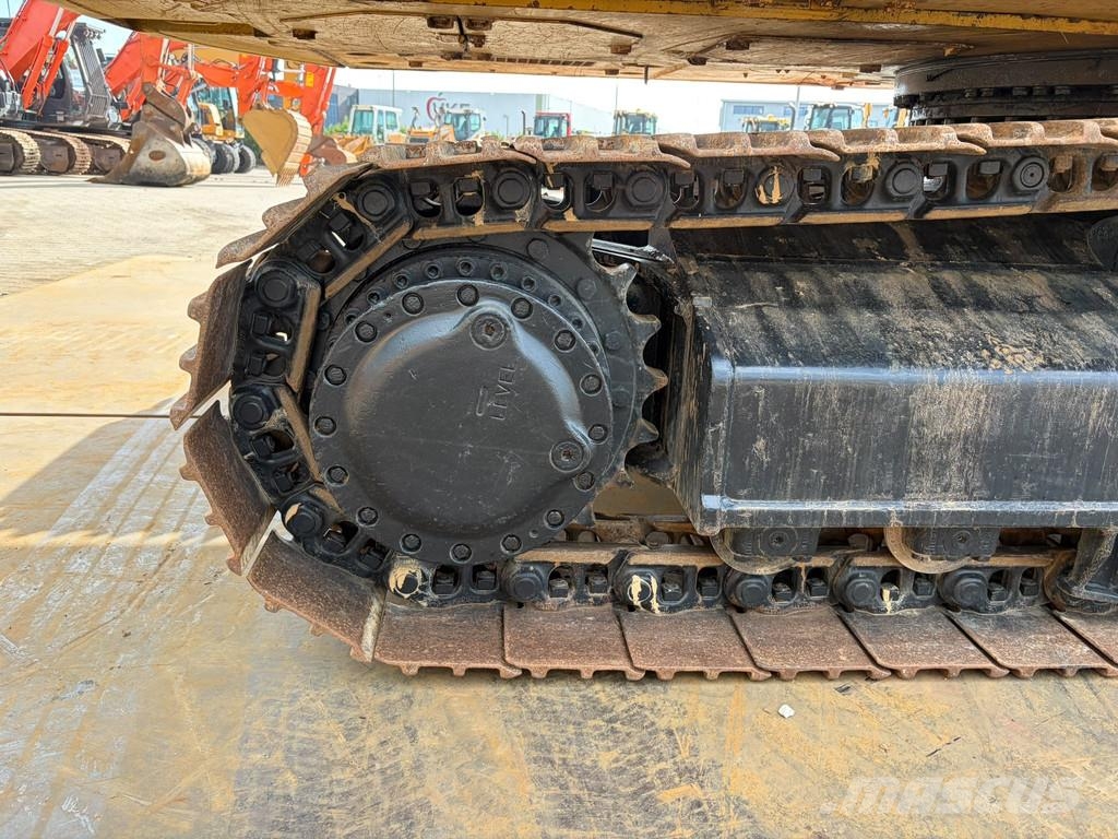 CAT 323FLN Bandgrävare