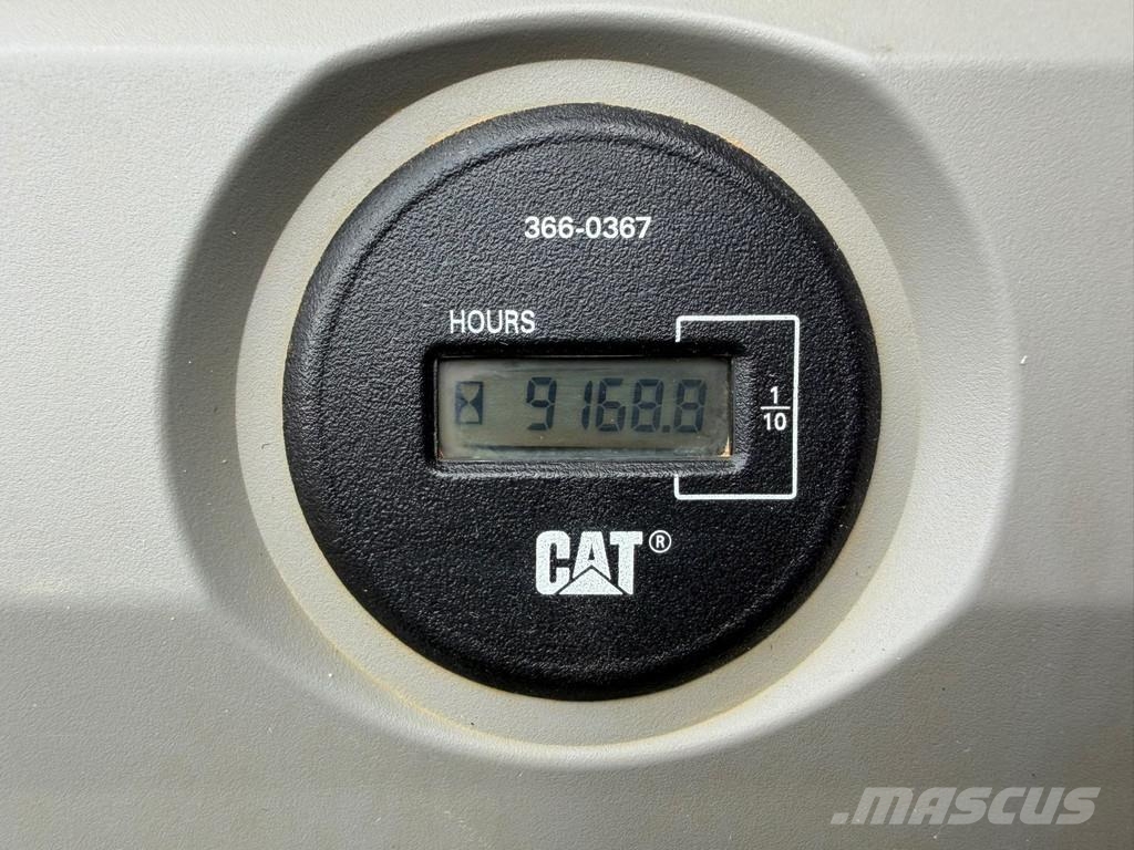 CAT 323FLN Bandgrävare