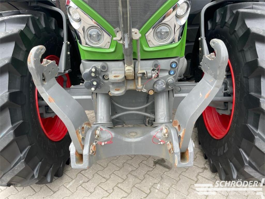 Fendt 828 VARIO S4 PROFI PLUS Traktoriai