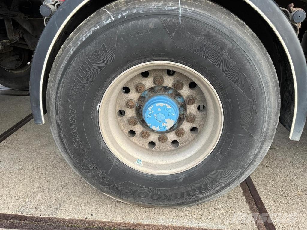 Floor FLO-17-30H2 3 AXLE SAF 平台/側卸半拖車