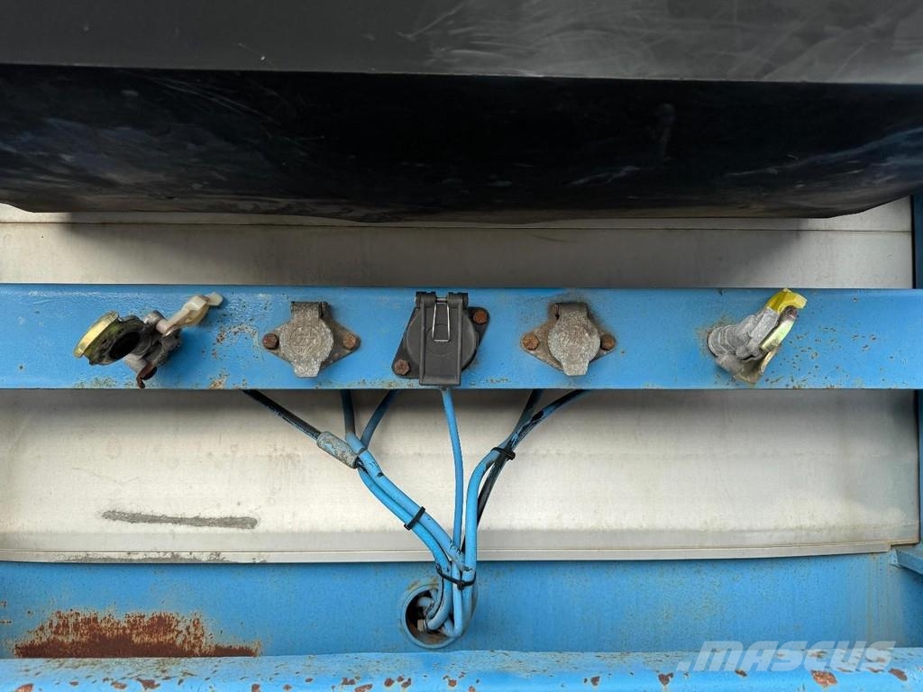 Floor FLO-17-30H2 3 AXLE SAF 平台/側卸半拖車