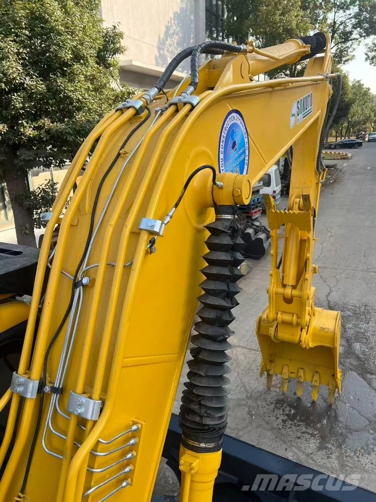 Komatsu PC 130-8 Paletli ekskavatörler