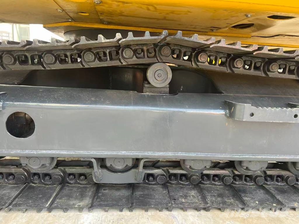 Komatsu PC 130-8 Paletli ekskavatörler