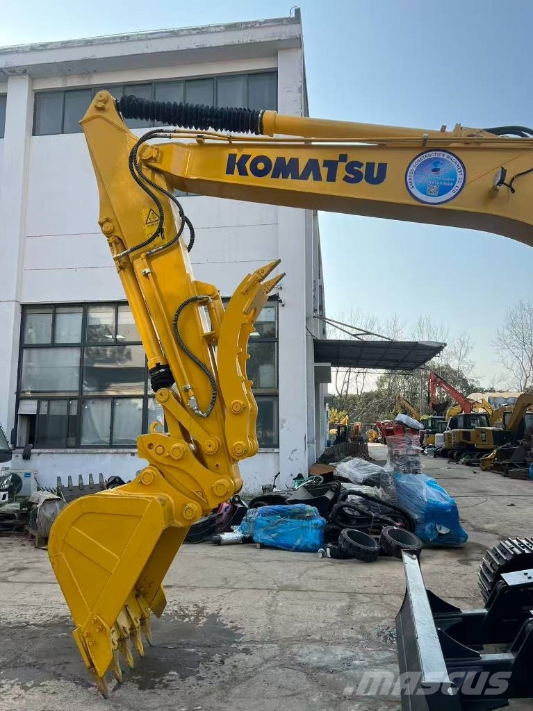 Komatsu PC 130-8 Paletli ekskavatörler