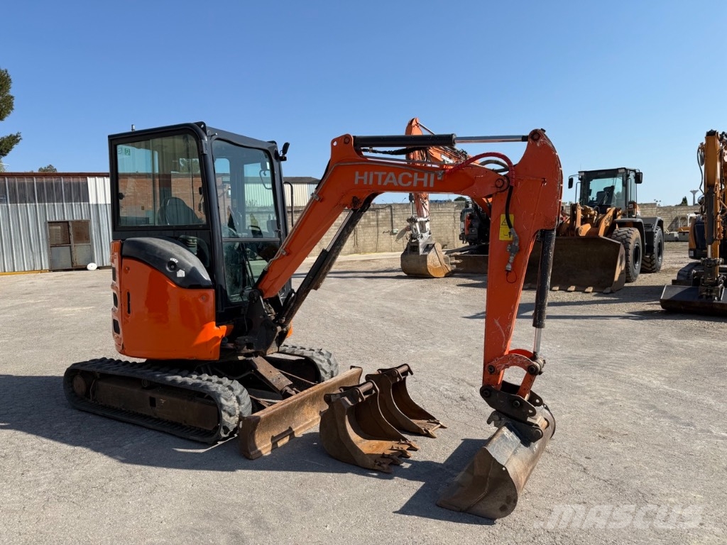 Hitachi ZX 26 U-5 Mini pelle < 7t