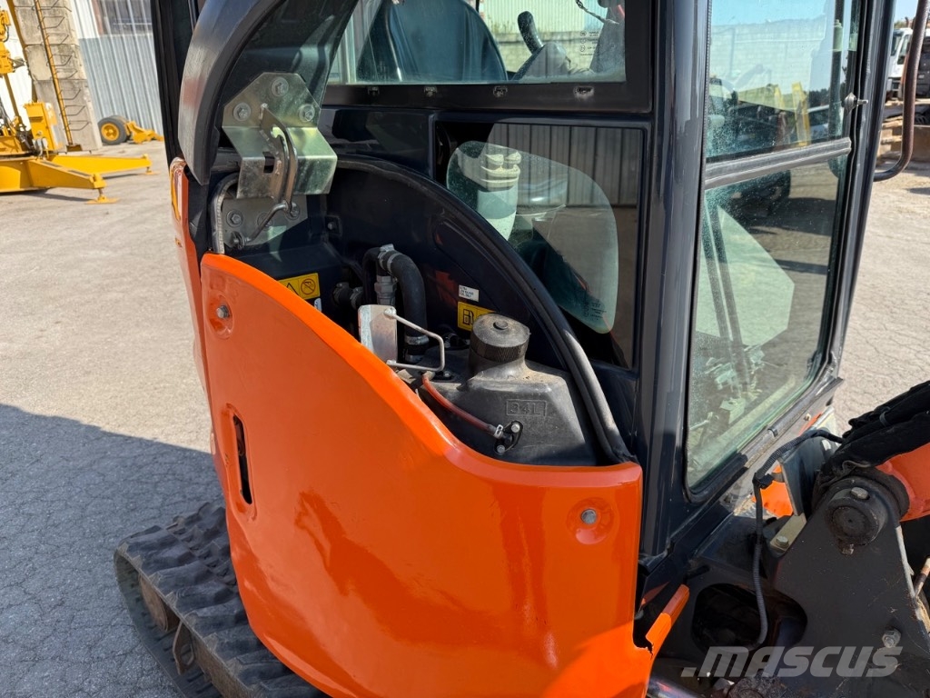 Hitachi ZX 26 U-5 Mini pelle < 7t