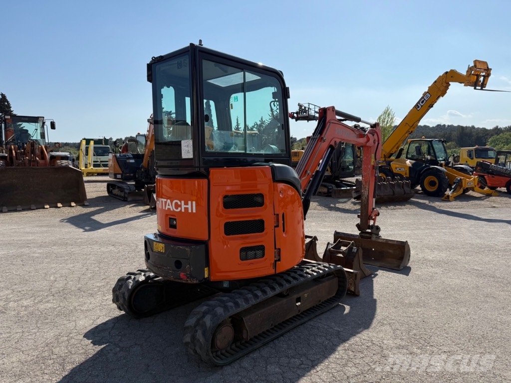 Hitachi ZX 26 U-5 Mini pelle < 7t