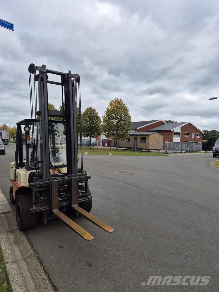 Nissan FJ02A25U Dīzeļa autoiekrāvēji