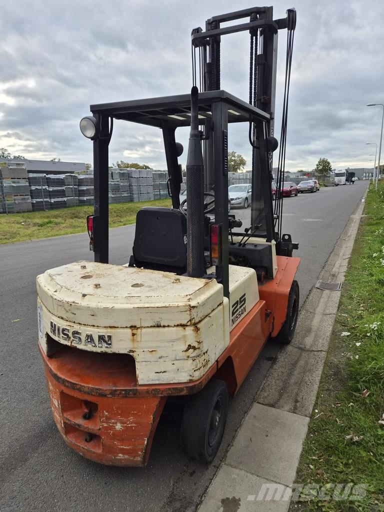 Nissan FJ02A25U Dīzeļa autoiekrāvēji