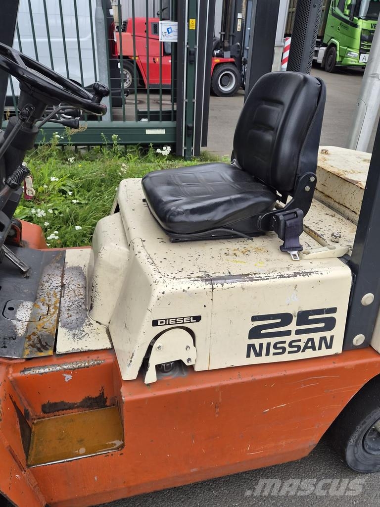 Nissan FJ02A25U Dīzeļa autoiekrāvēji