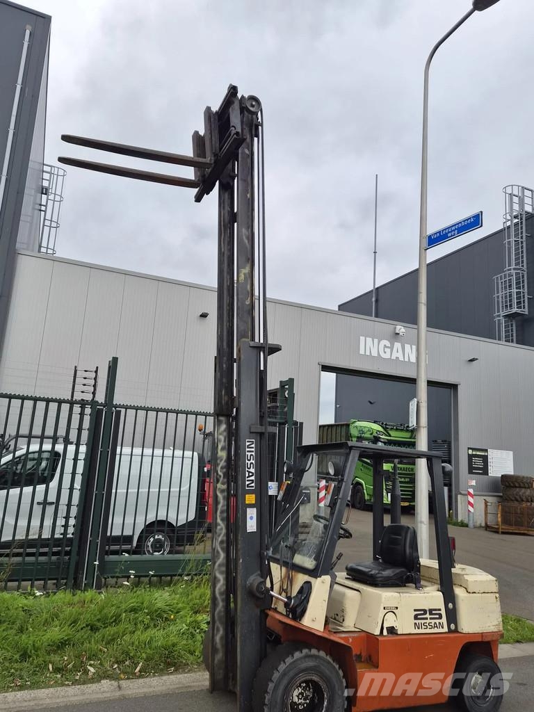 Nissan FJ02A25U Dīzeļa autoiekrāvēji