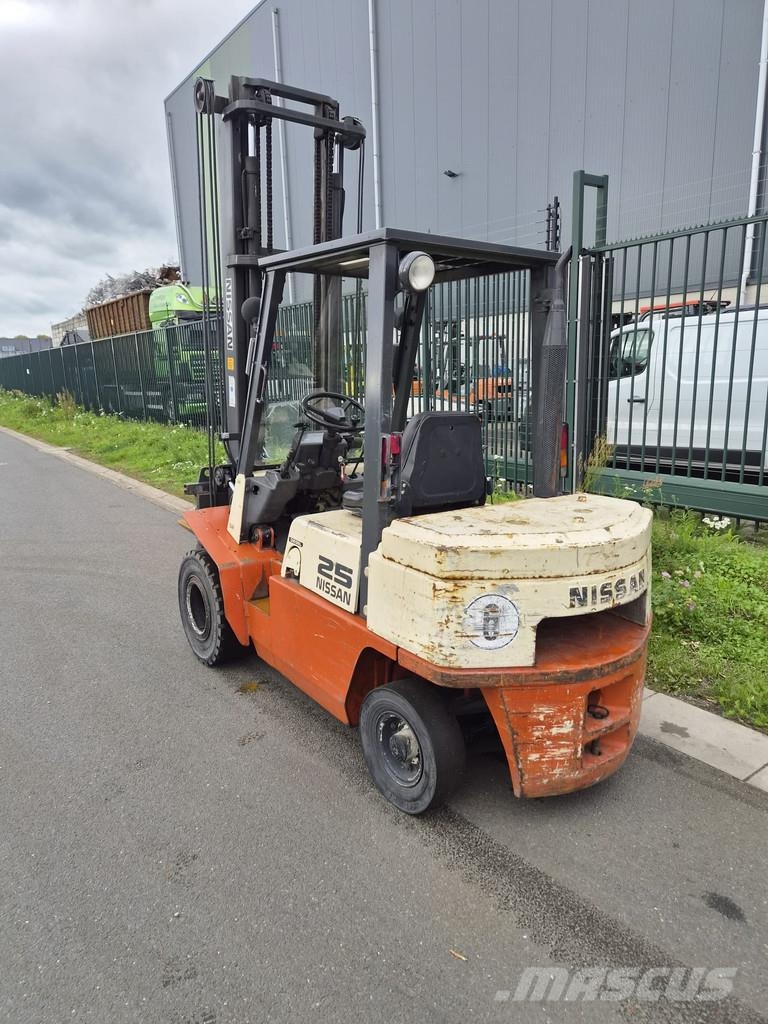 Nissan FJ02A25U Dīzeļa autoiekrāvēji