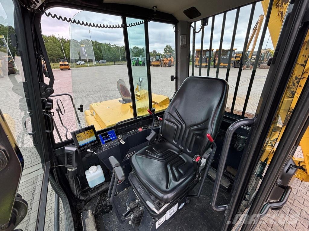 Yanmar C50R-5A TV Vikšrinė savivartė technika