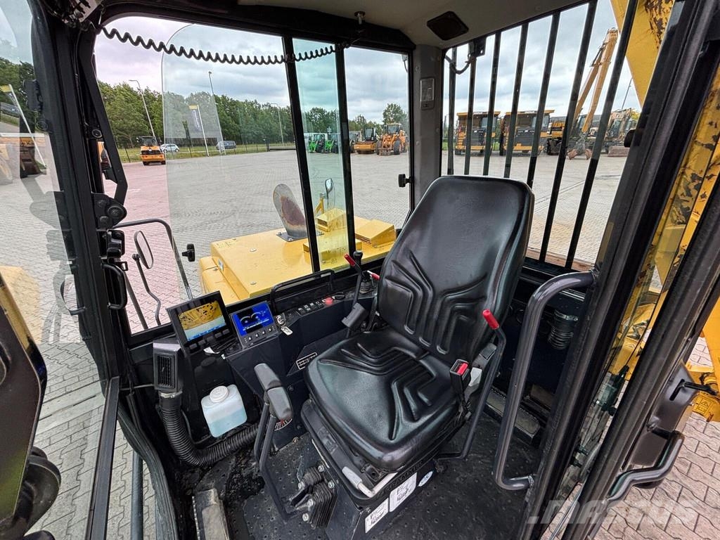 Yanmar C50R-5A TV Vikšrinė savivartė technika