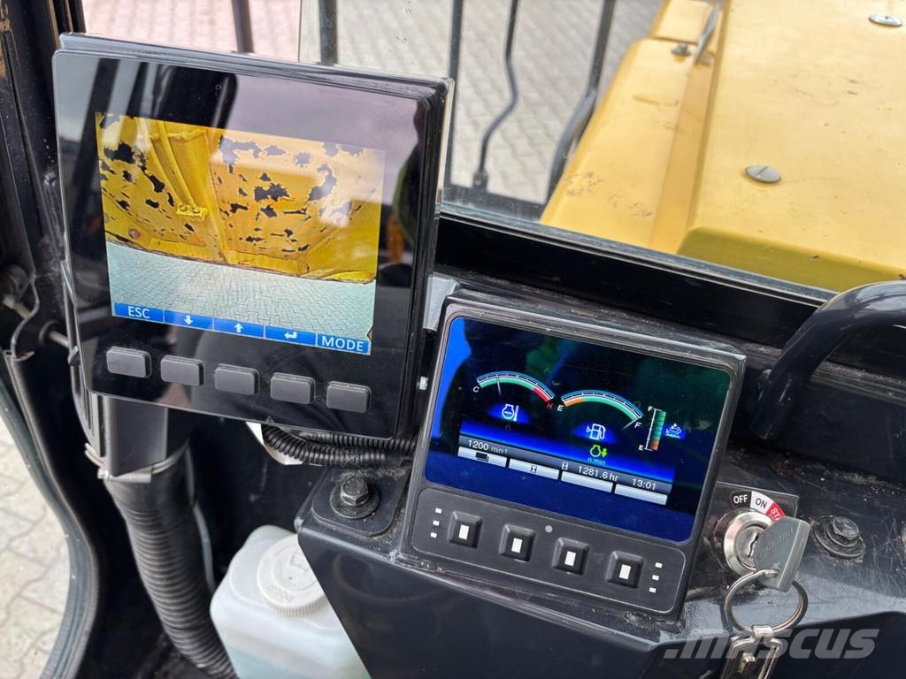 Yanmar C50R-5A TV Vikšrinė savivartė technika