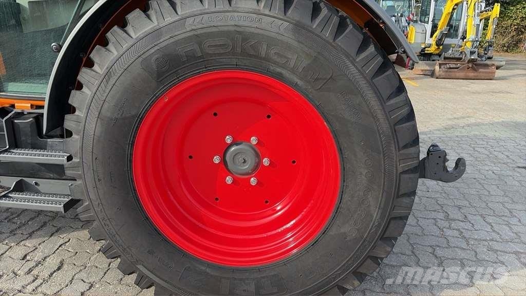 Fendt 211 Traktoren