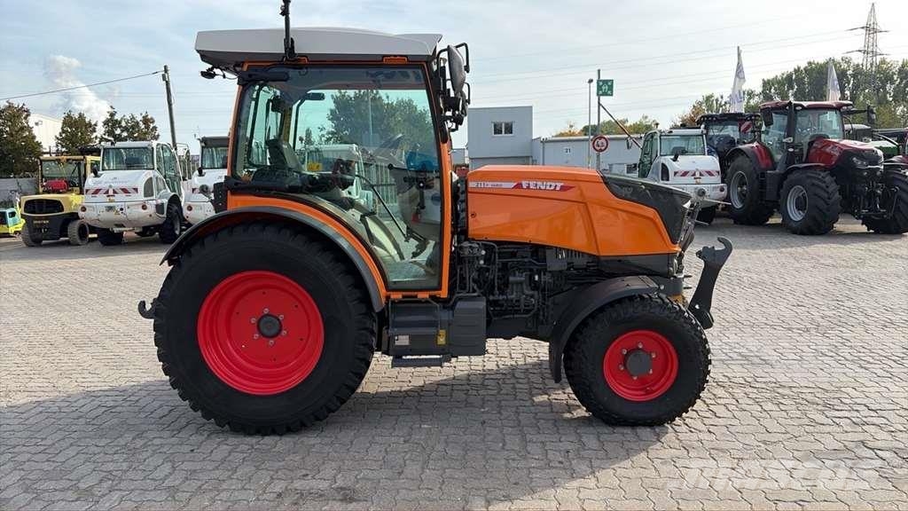 Fendt 211 Traktoren