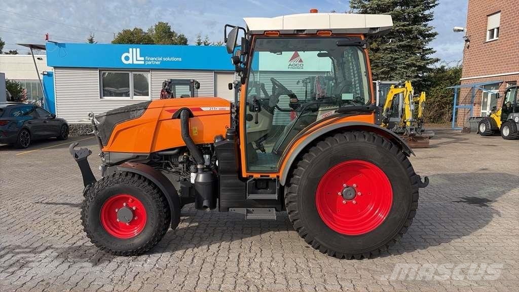 Fendt 211 Traktoren