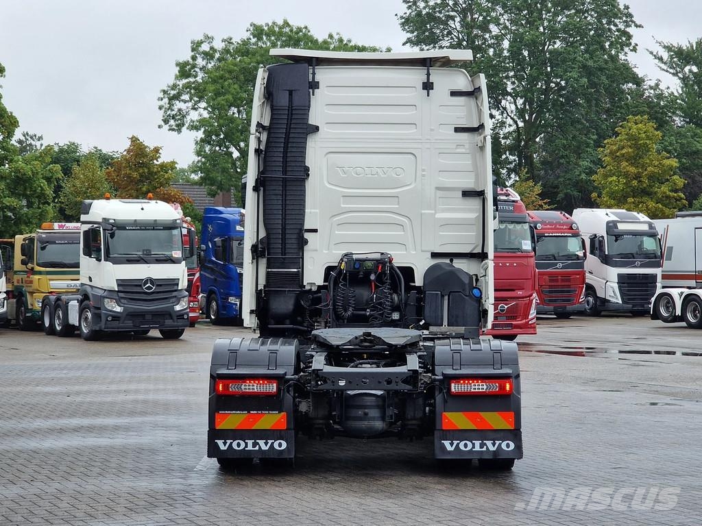 Volvo FH 13.460 Globetrotter XL 4x2 - I Save - 2x tank - 트랙터 유닛