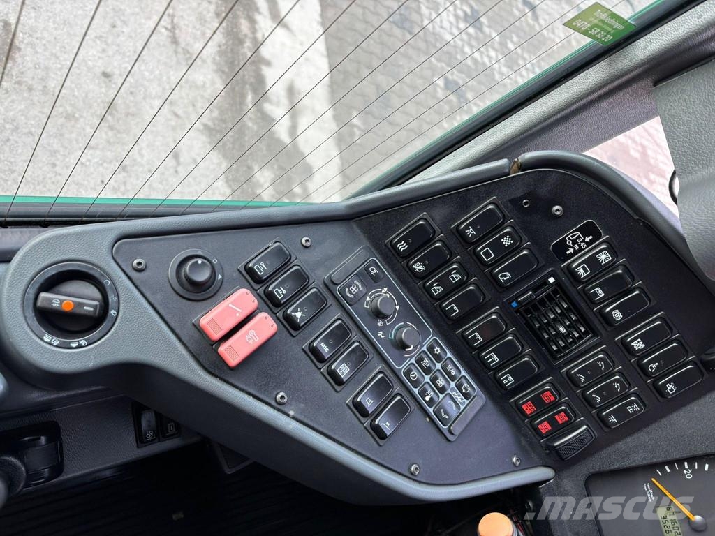 Mercedes-Benz Integro M 4x2 49 SEATS / AC / WC / WHEELCHAIR LIFT Međugradski autobusi