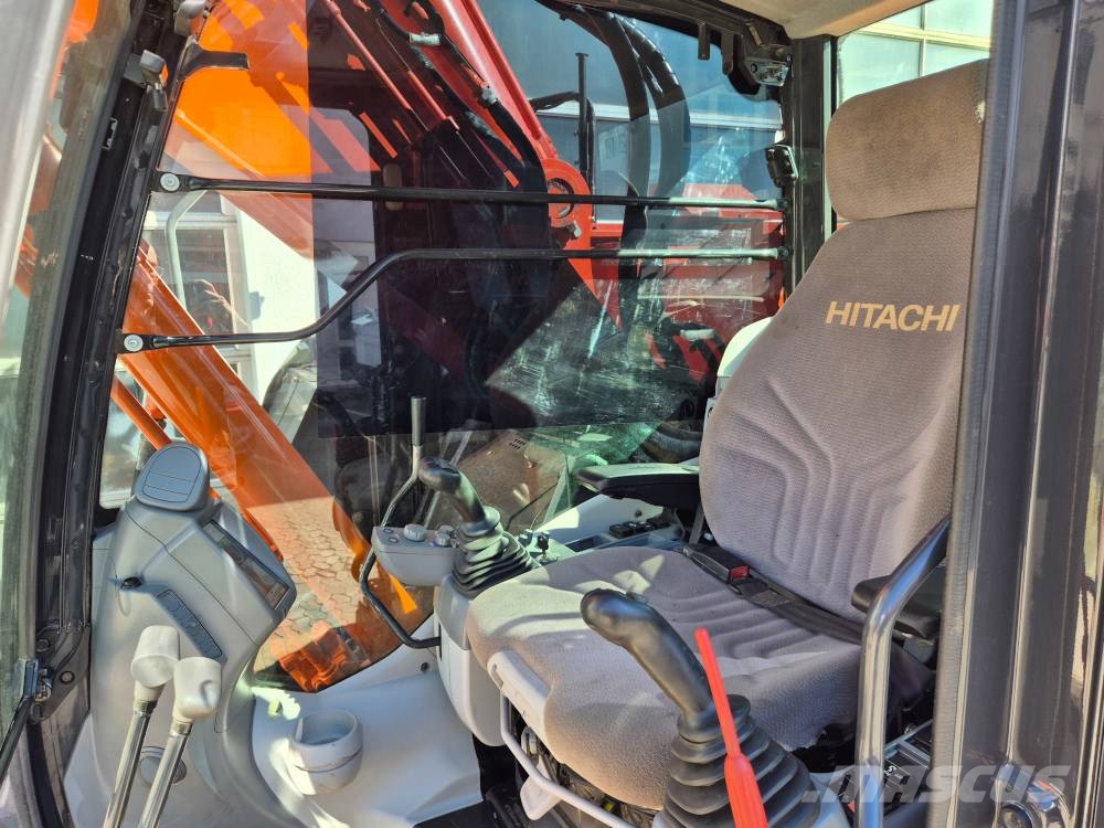 Hitachi ZX 225 US LC-6 Raupenbagger
