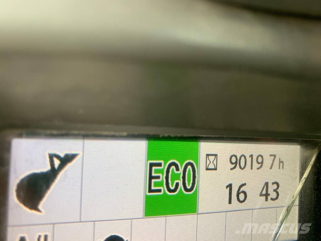 Hitachi ZX 240 N Гусеничні екскаватори