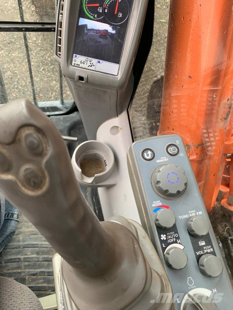 Hitachi ZX 240 N Гусеничні екскаватори