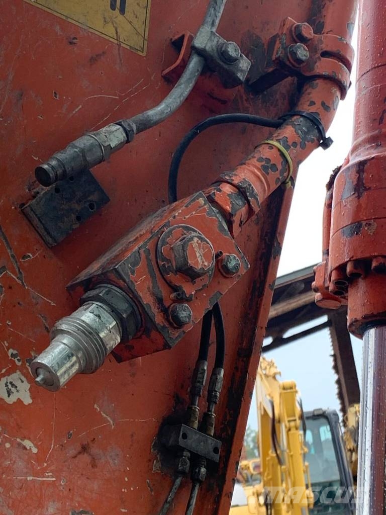 Hitachi ZX 240 N Гусеничні екскаватори