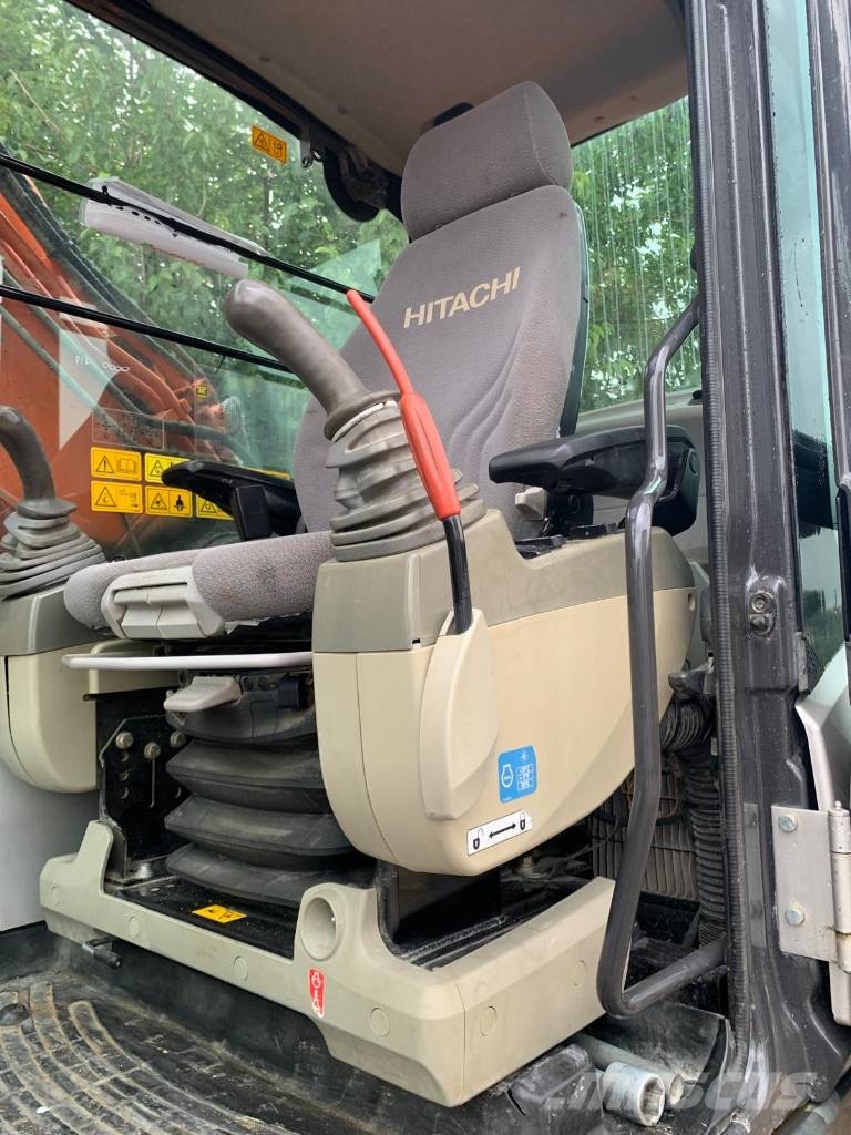 Hitachi ZX 240 N -5B Paletli ekskavatörler