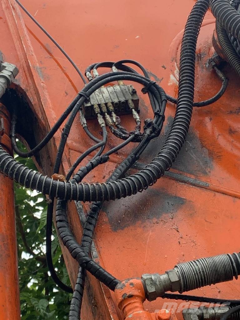 Hitachi ZX 240 N -5B Paletli ekskavatörler