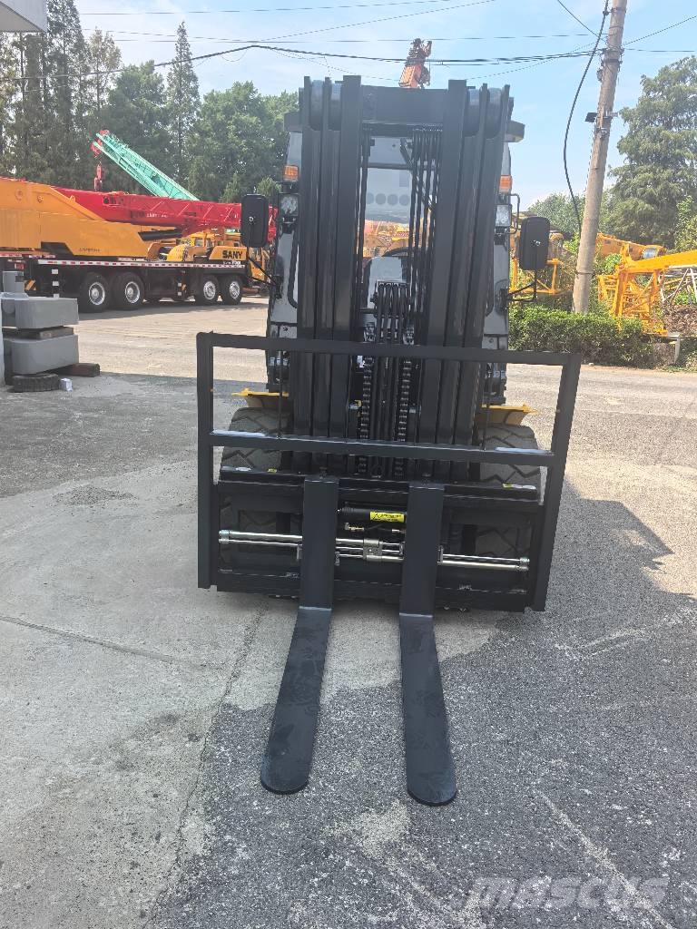 Komatsu FD 50 شاحنات الديزل