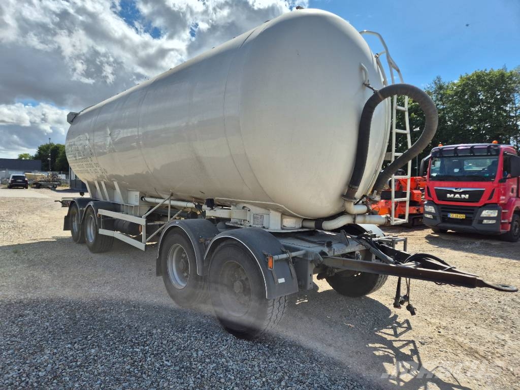 Jilko 4 akslet Silo trailer 40m3 Cisternos - priekabos