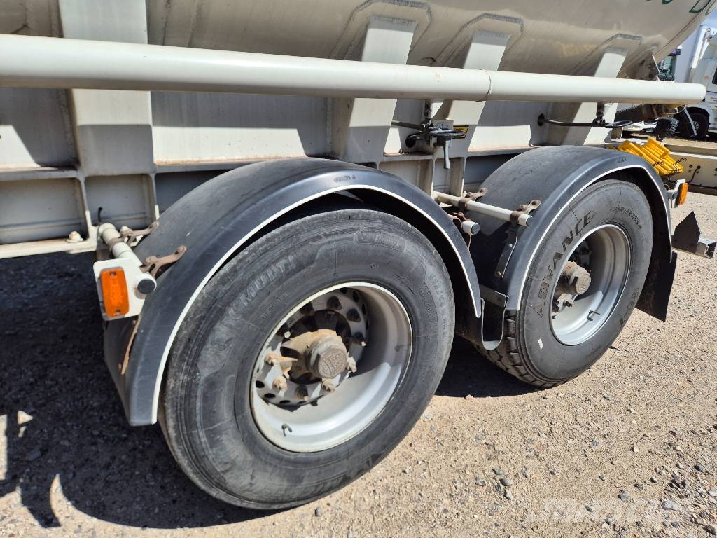 Jilko 4 akslet Silo trailer 40m3 Cisternos - priekabos