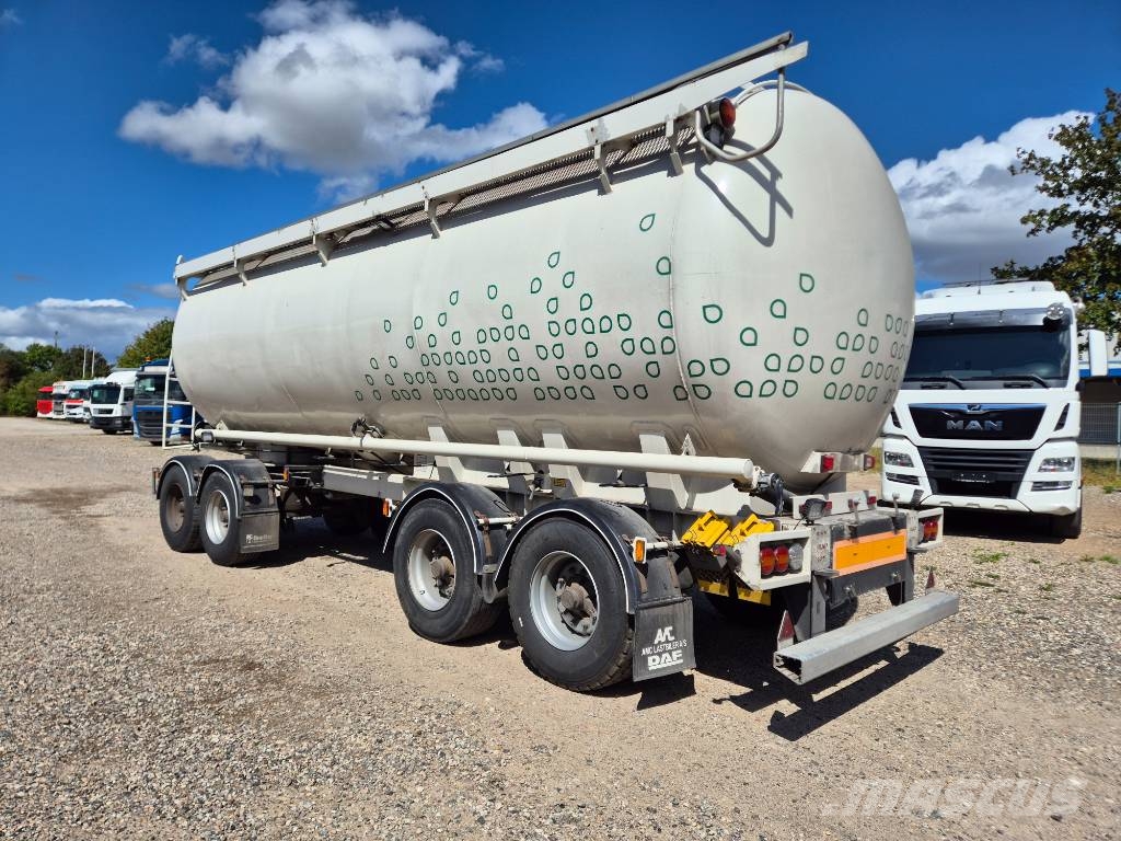 Jilko 4 akslet Silo trailer 40m3 Cisternos - priekabos