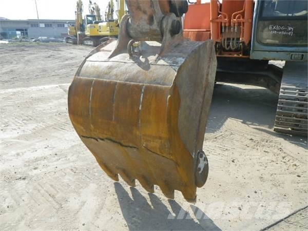 Hitachi EX100-3 حفارات زحافة