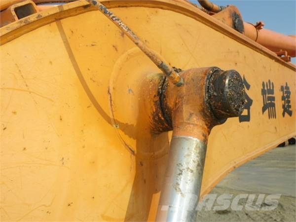 Hitachi EX100-3 حفارات زحافة