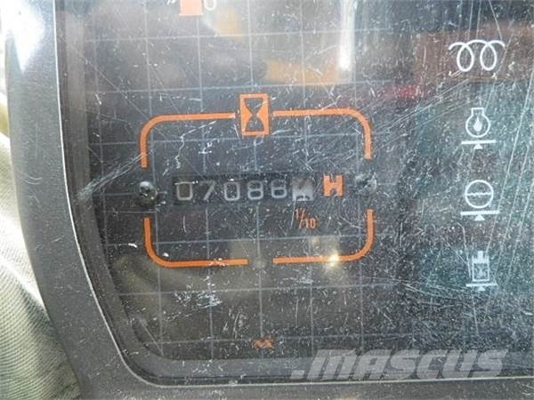 Hitachi EX100-3 حفارات زحافة