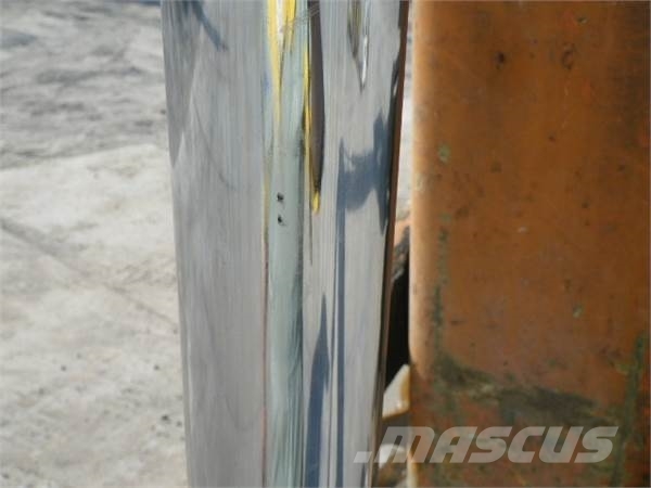 Hitachi EX100-3 حفارات زحافة