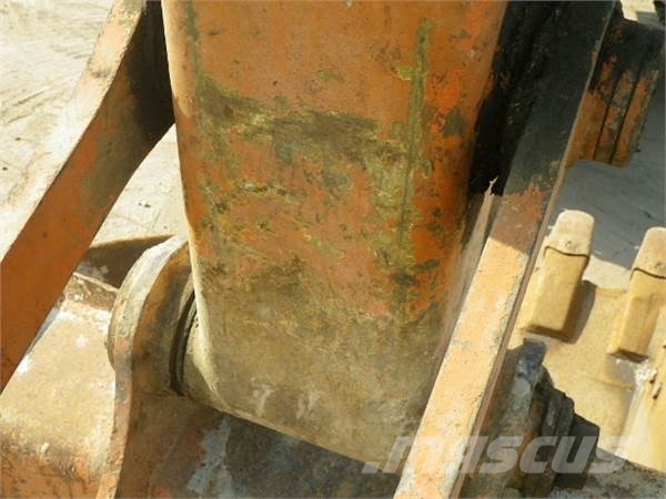Hitachi EX100-3 حفارات زحافة
