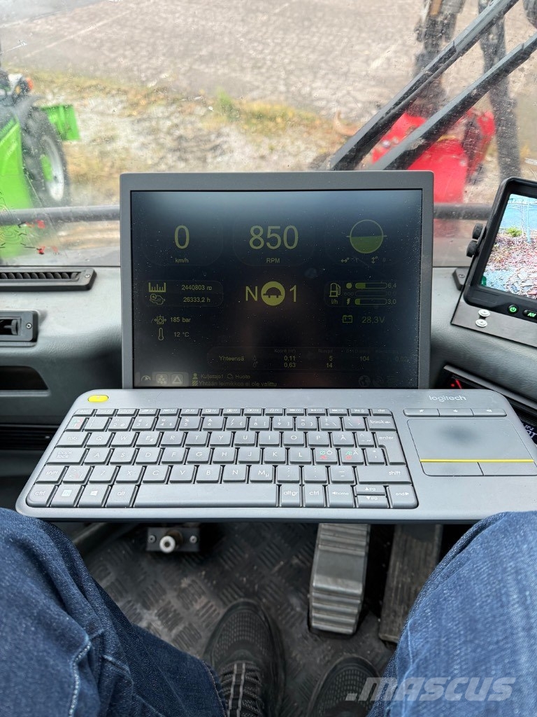 Komatsu 911.5 حصادات