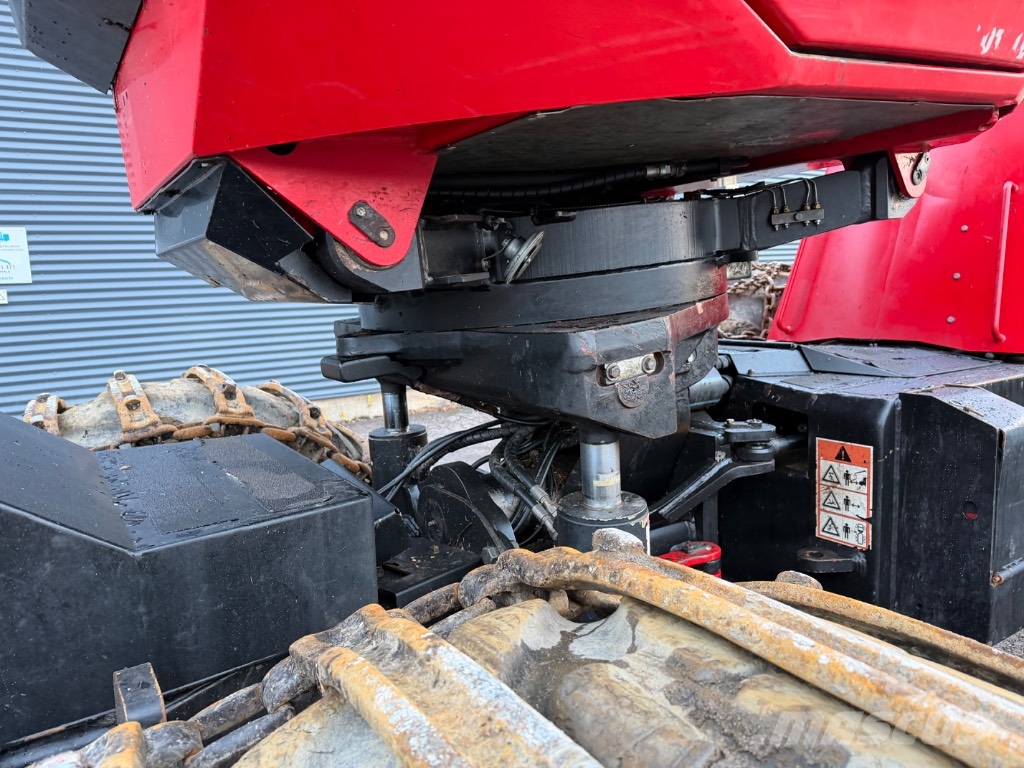 Komatsu 911.5 حصادات