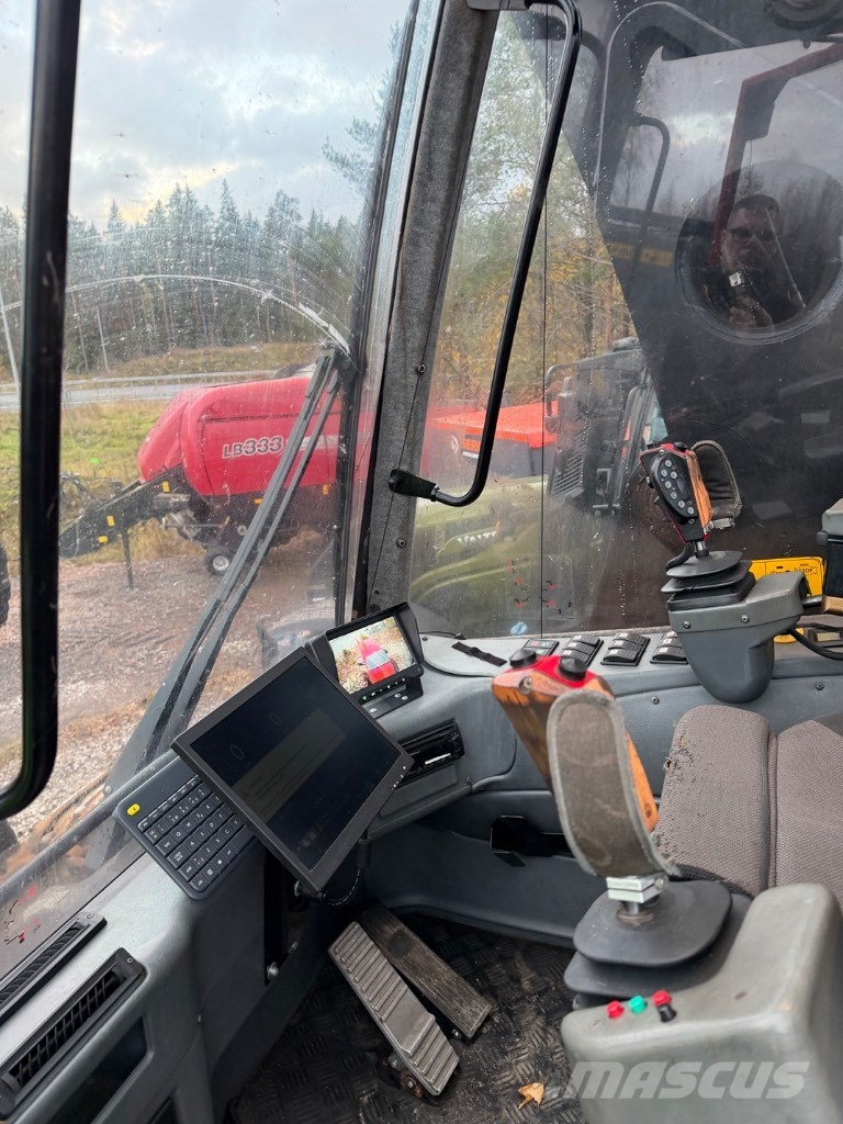 Komatsu 911.5 حصادات